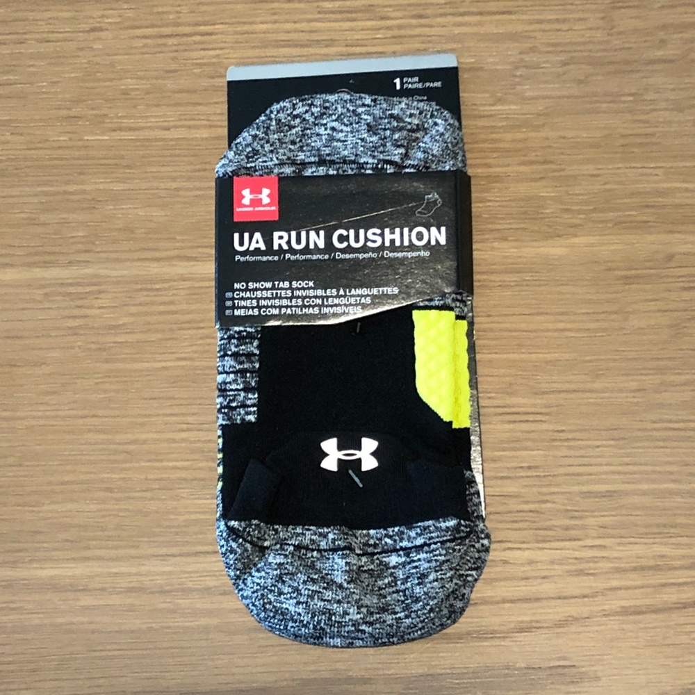 NWT Under Armour Run Cushion Black Socks